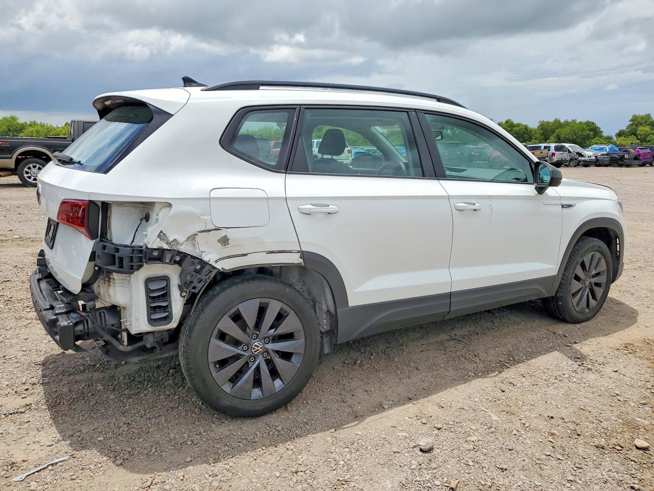 2022 Volkswagen Taos S White vin: 3VVCX7B21NM069625