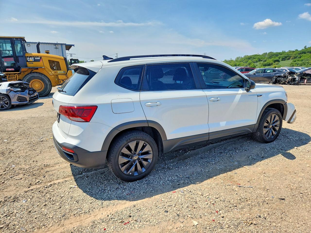 2023 Volkswagen Taos S White vin: 3VVDX7B22PM323155