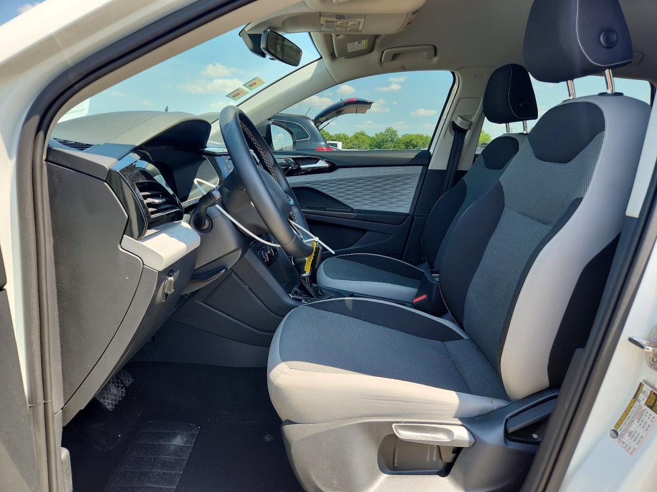 2023 Volkswagen Taos S White vin: 3VVDX7B22PM323155