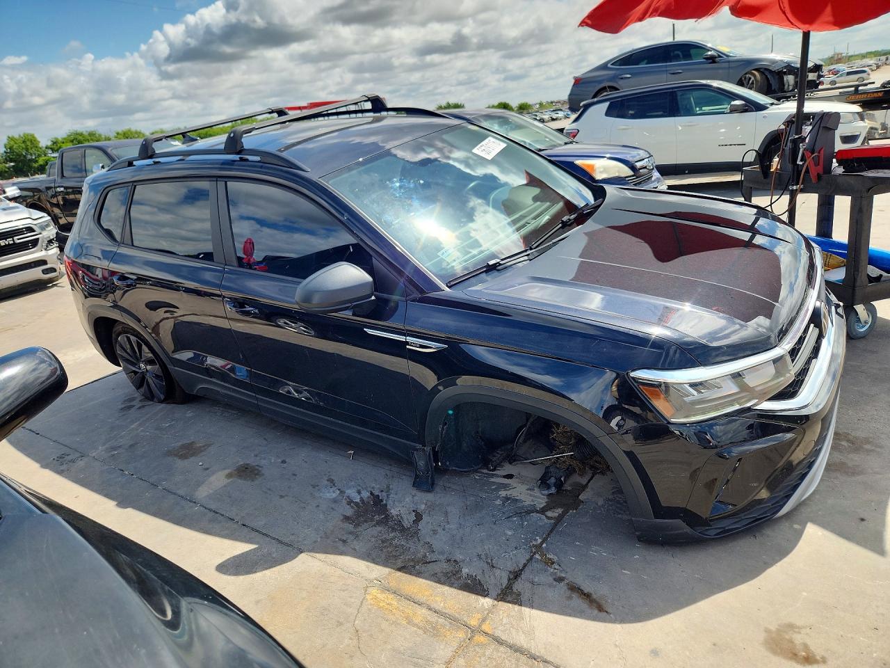 2023 Volkswagen Taos S Черный vin: 3VVDX7B28PM320695