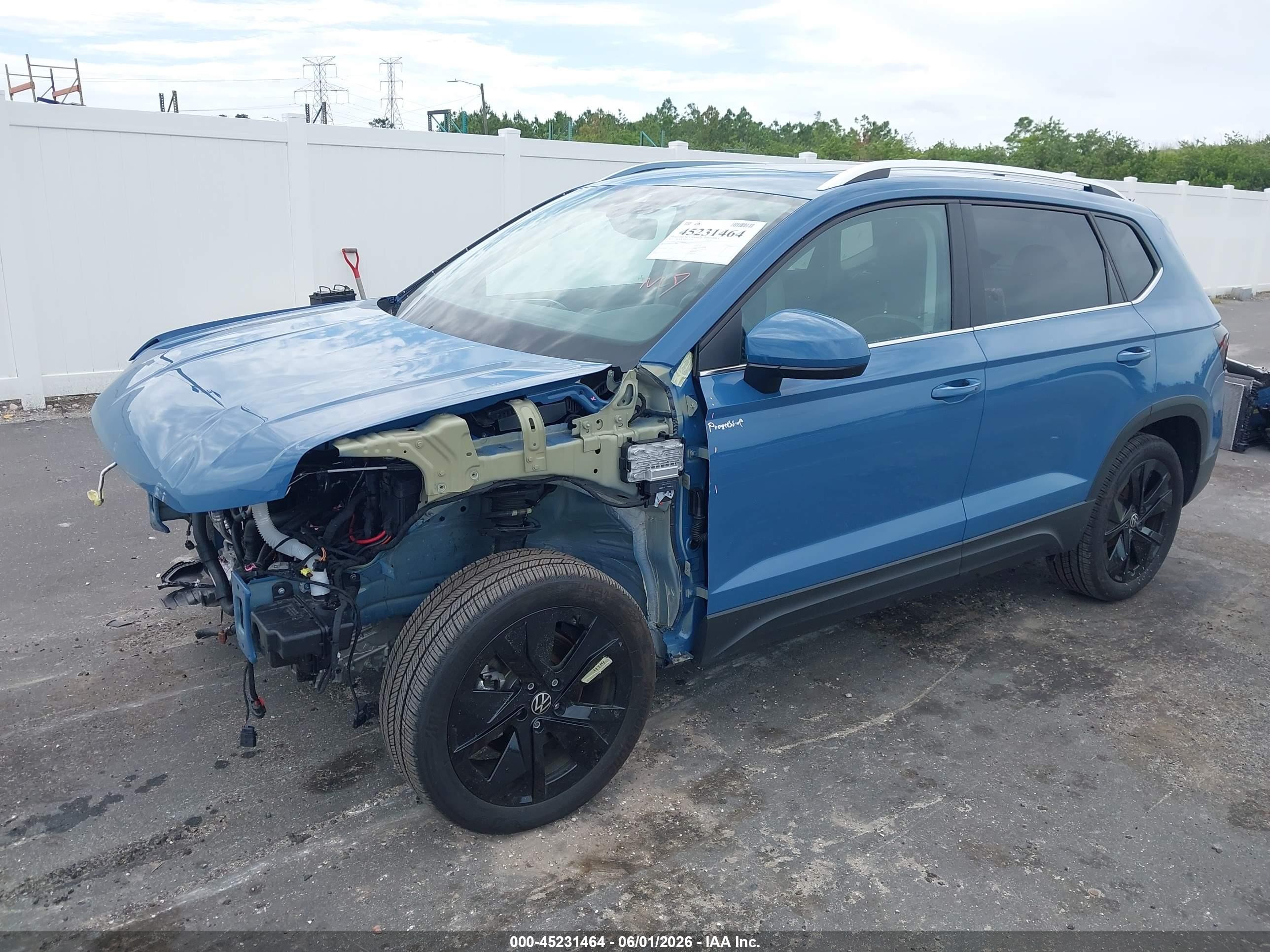 2025 Volkswagen Taos 1.5t Se Light Blue vin: 3VVEC7B24SM077332