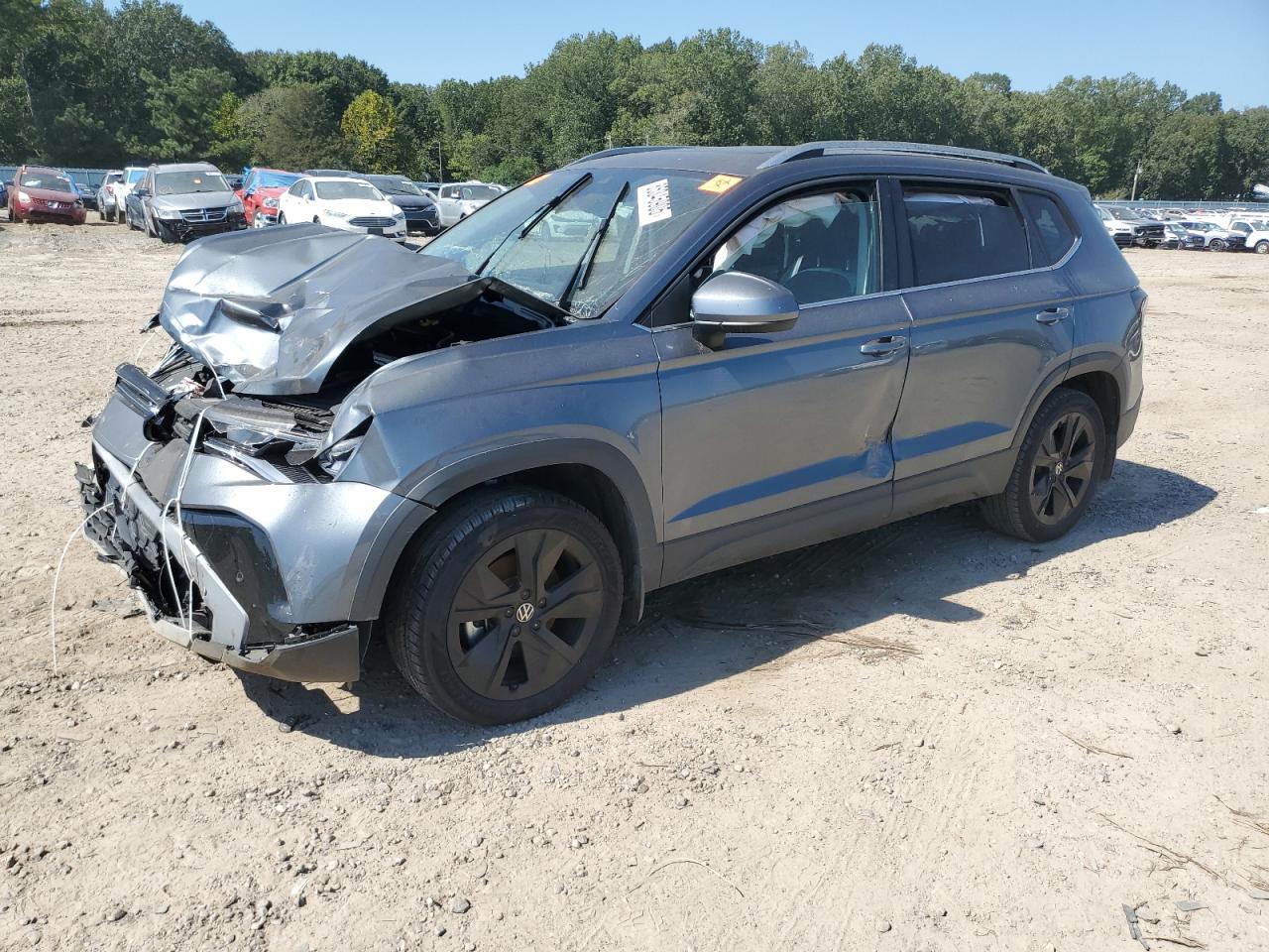 2025 Volkswagen Taos Se Gray vin: 3VVEC7B28SM008515