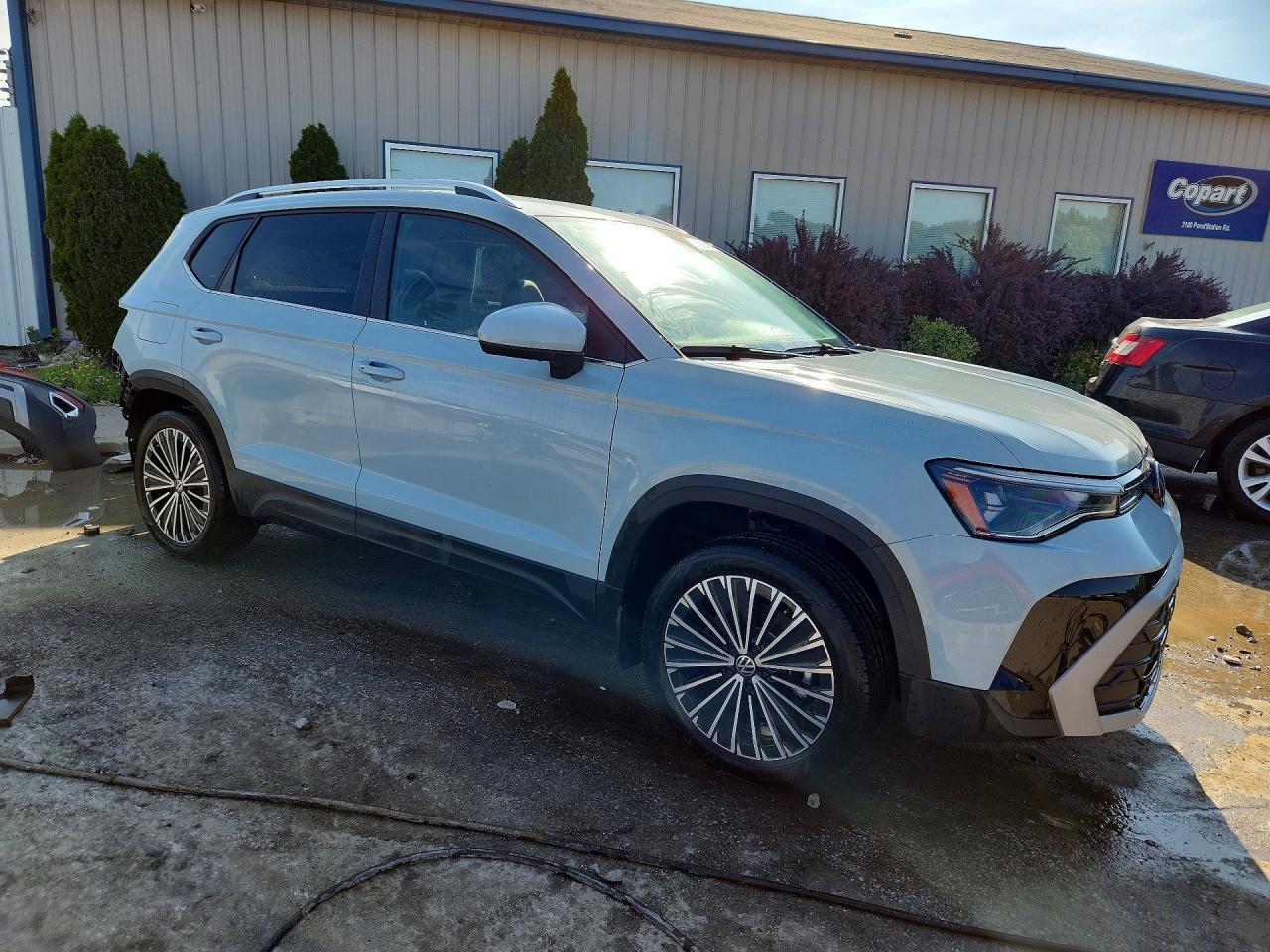 2025 Volkswagen Taos Se Серый vin: 3VVEC7B28SM089242