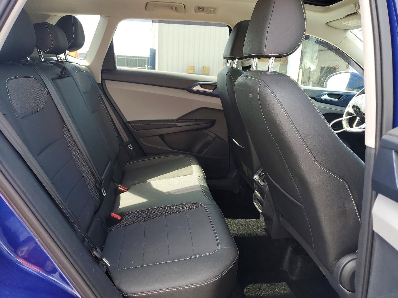 2024 Volkswagen Taos Se Blue vin: 3VVEX7B22RM029097