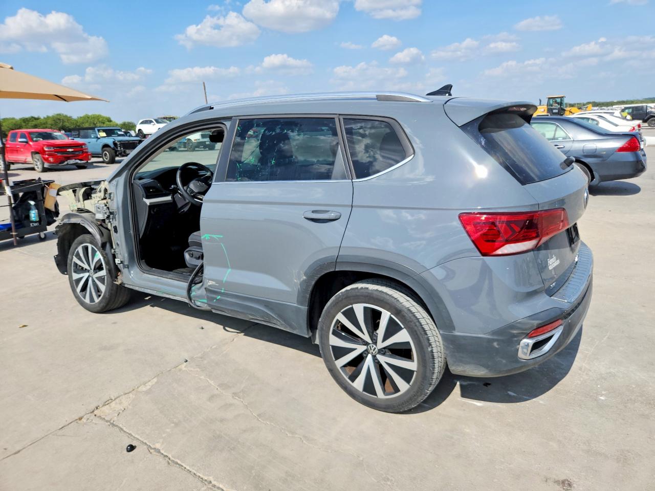 2023 Volkswagen Taos Se Gray vin: 3VVEX7B27PM355264