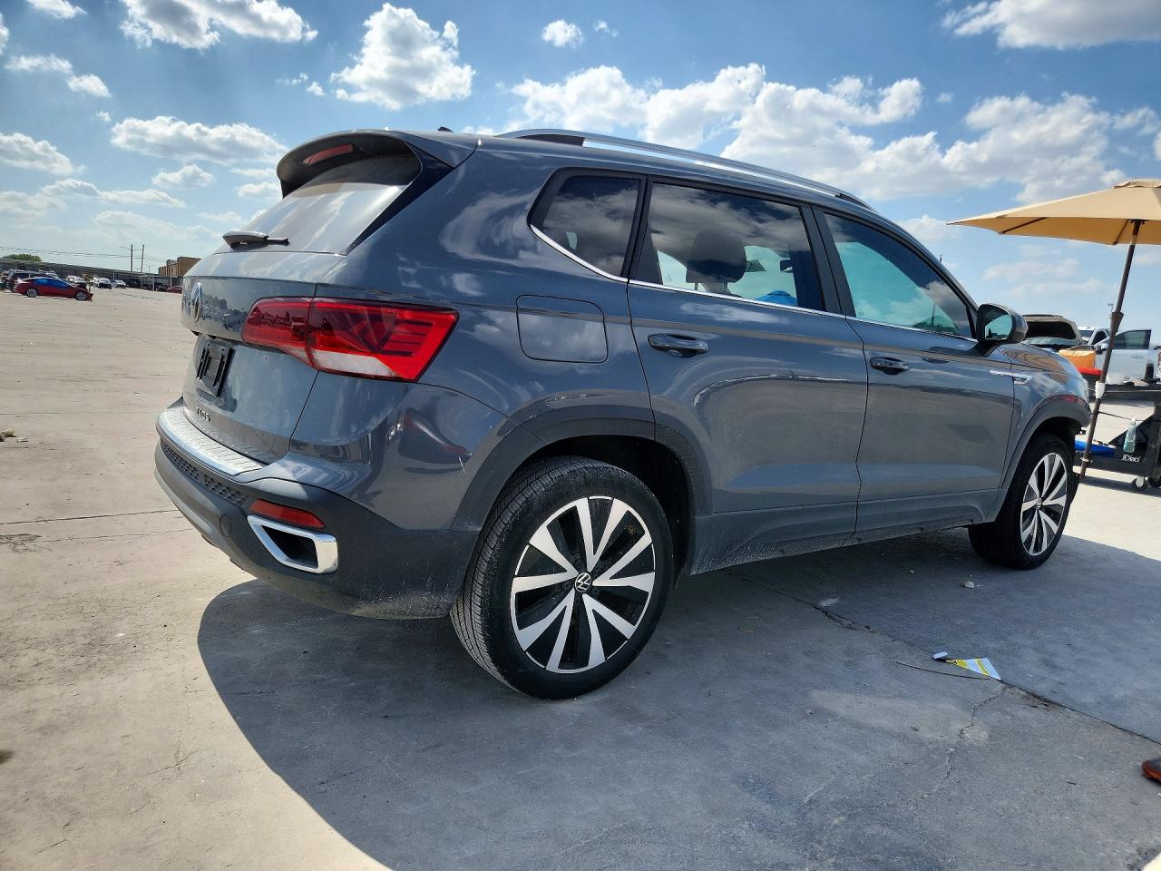 2023 Volkswagen Taos Se Gray vin: 3VVEX7B27PM355264