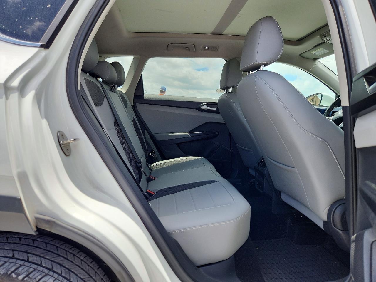 2023 Volkswagen Taos Se White vin: 3VVEX7B29PM347571