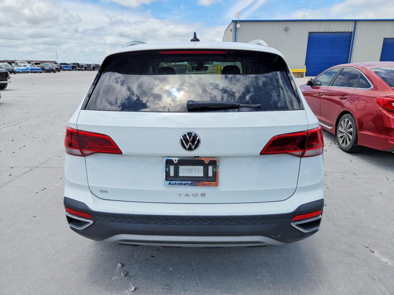 2023 Volkswagen Taos Se White vin: 3VVEX7B29PM347571
