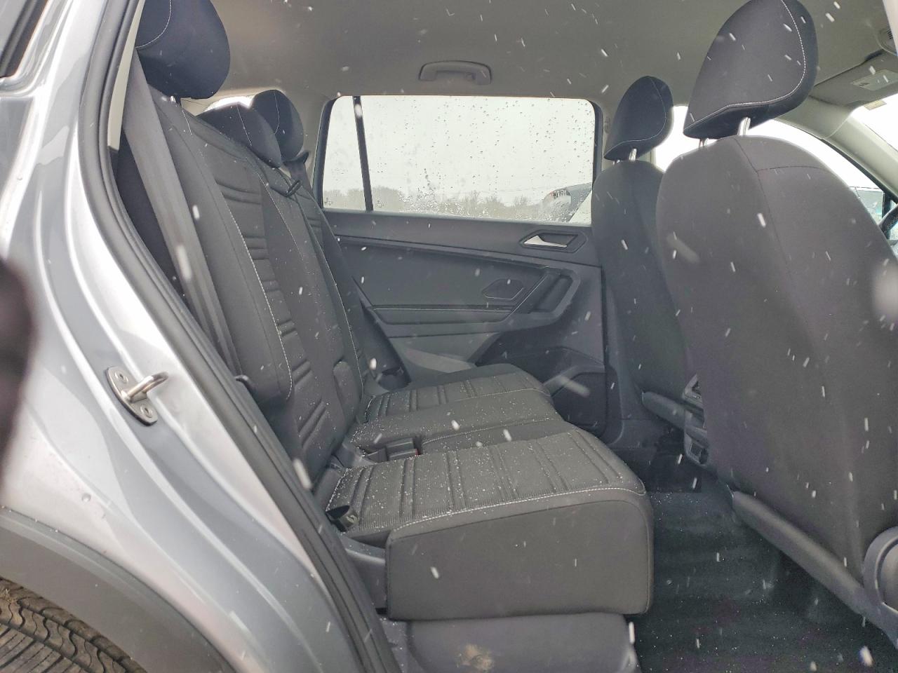 2024 Volkswagen Tiguan S Silver vin: 3VVFB7AX6RM112130