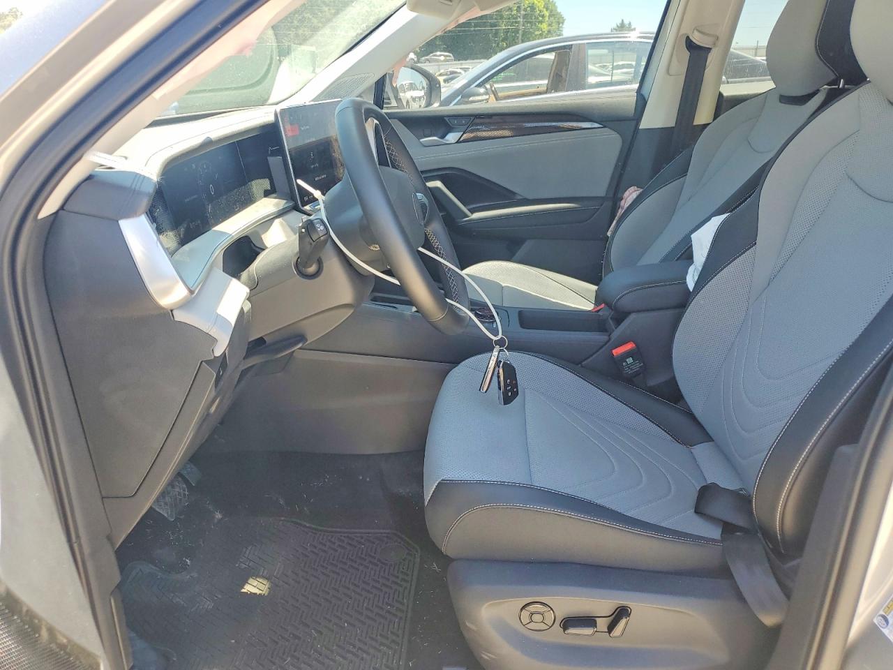 2026 Volkswagen Tiguan Se Gray vin: 3VVFR7RM4TM046691