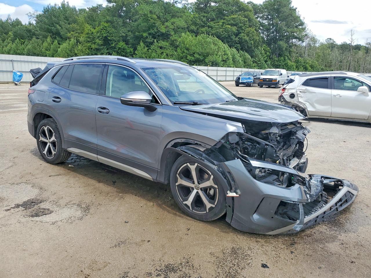 2025 Volkswagen Tiguan Se Gray vin: 3VVFR7RM9SM046412