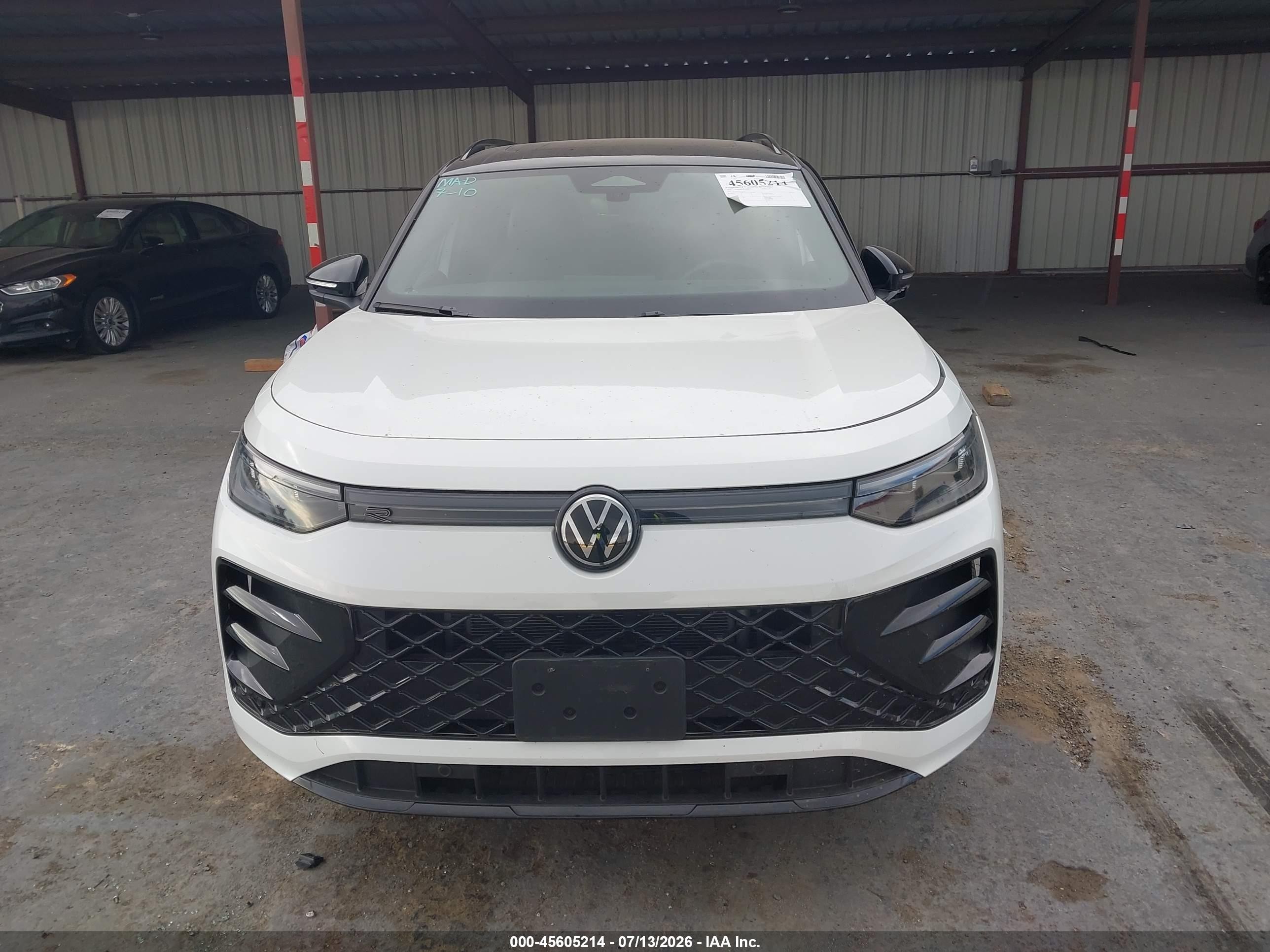 2025 Volkswagen Tiguan 2.0t Se R-line Black White vin: 3VVGR7RM6SM024615
