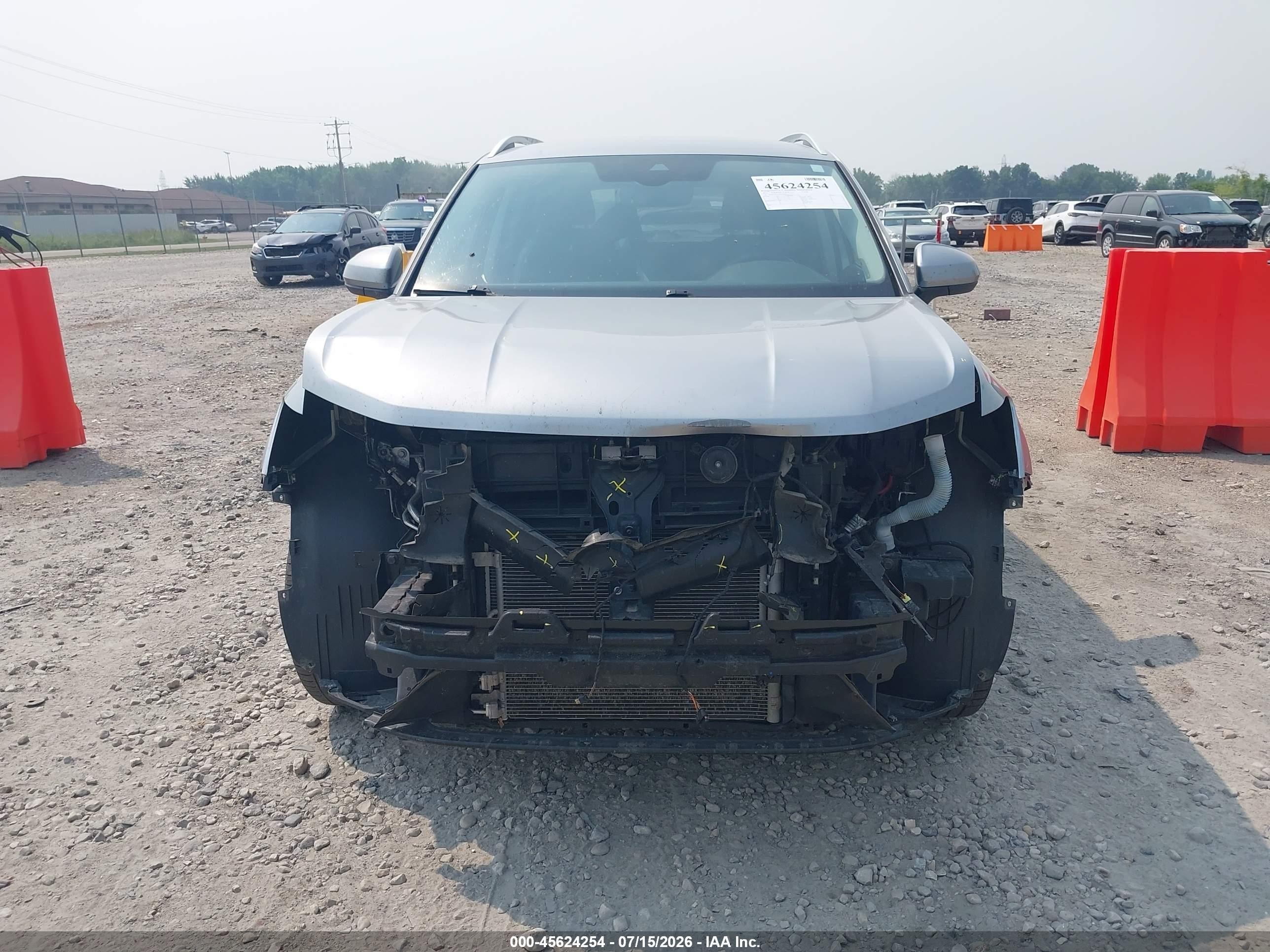 2022 Volkswagen Taos 1.5t Sel Silver vin: 3VVJX7B23NM035841