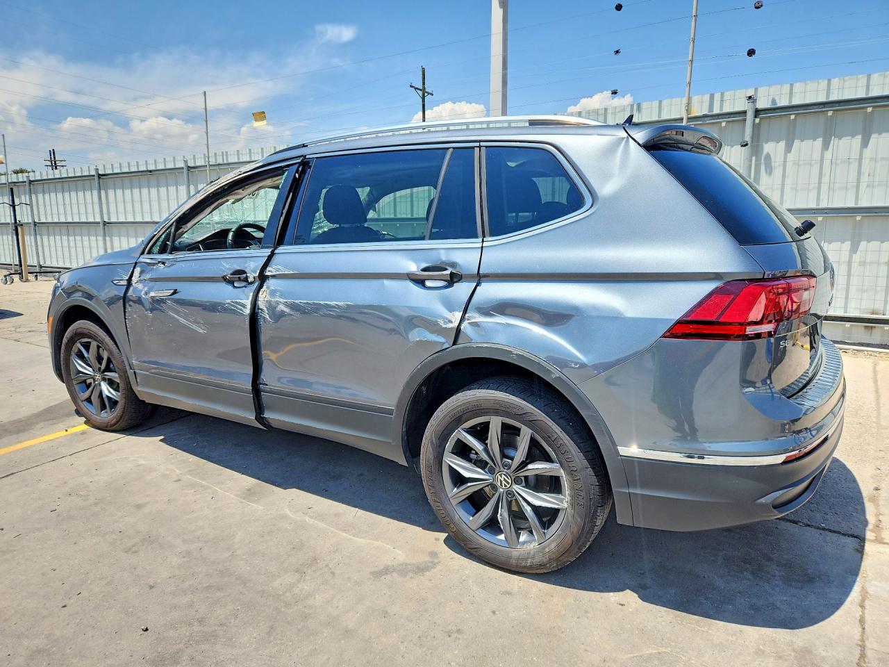 2024 Volkswagen Tiguan Se Серый vin: 3VVMB7AX1RM011228