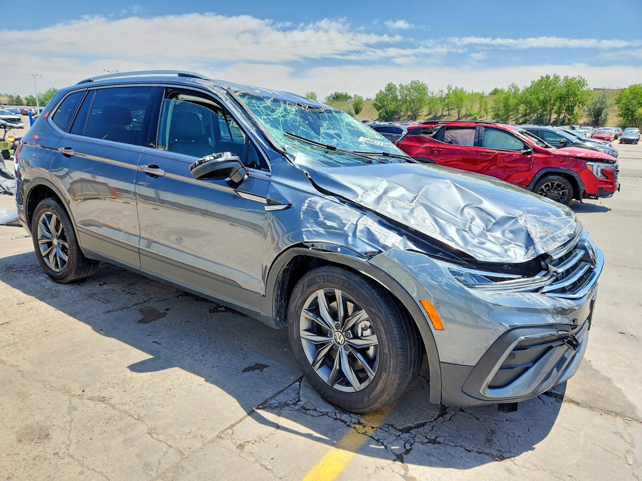 2024 Volkswagen Tiguan Se Серый vin: 3VVMB7AX1RM011228