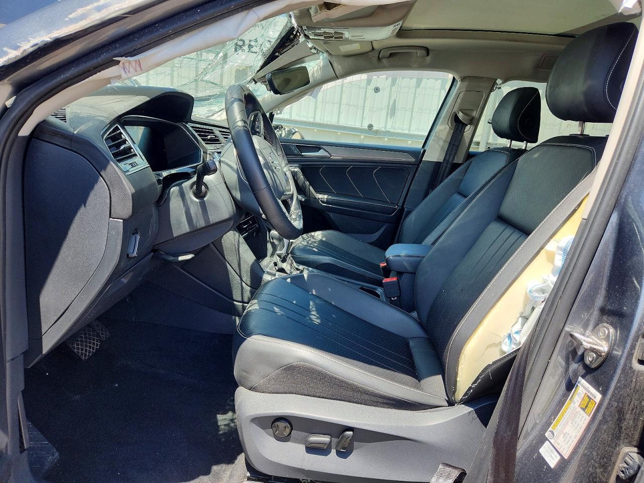 2024 Volkswagen Tiguan Se Серый vin: 3VVMB7AX1RM011228