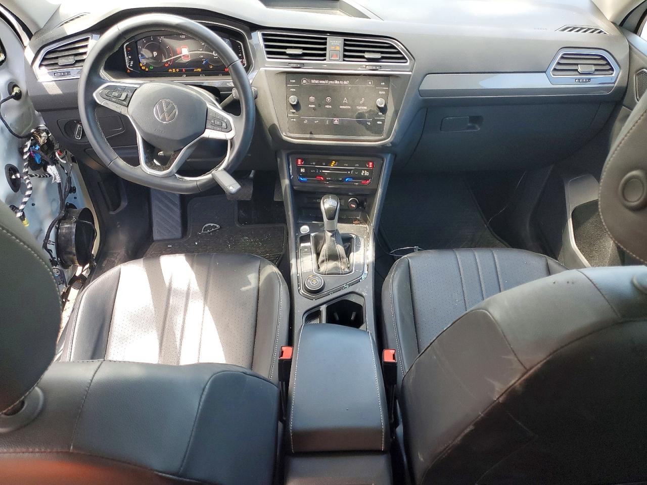 2024 Volkswagen Tiguan Se White vin: 3VVMB7AX7RM138856
