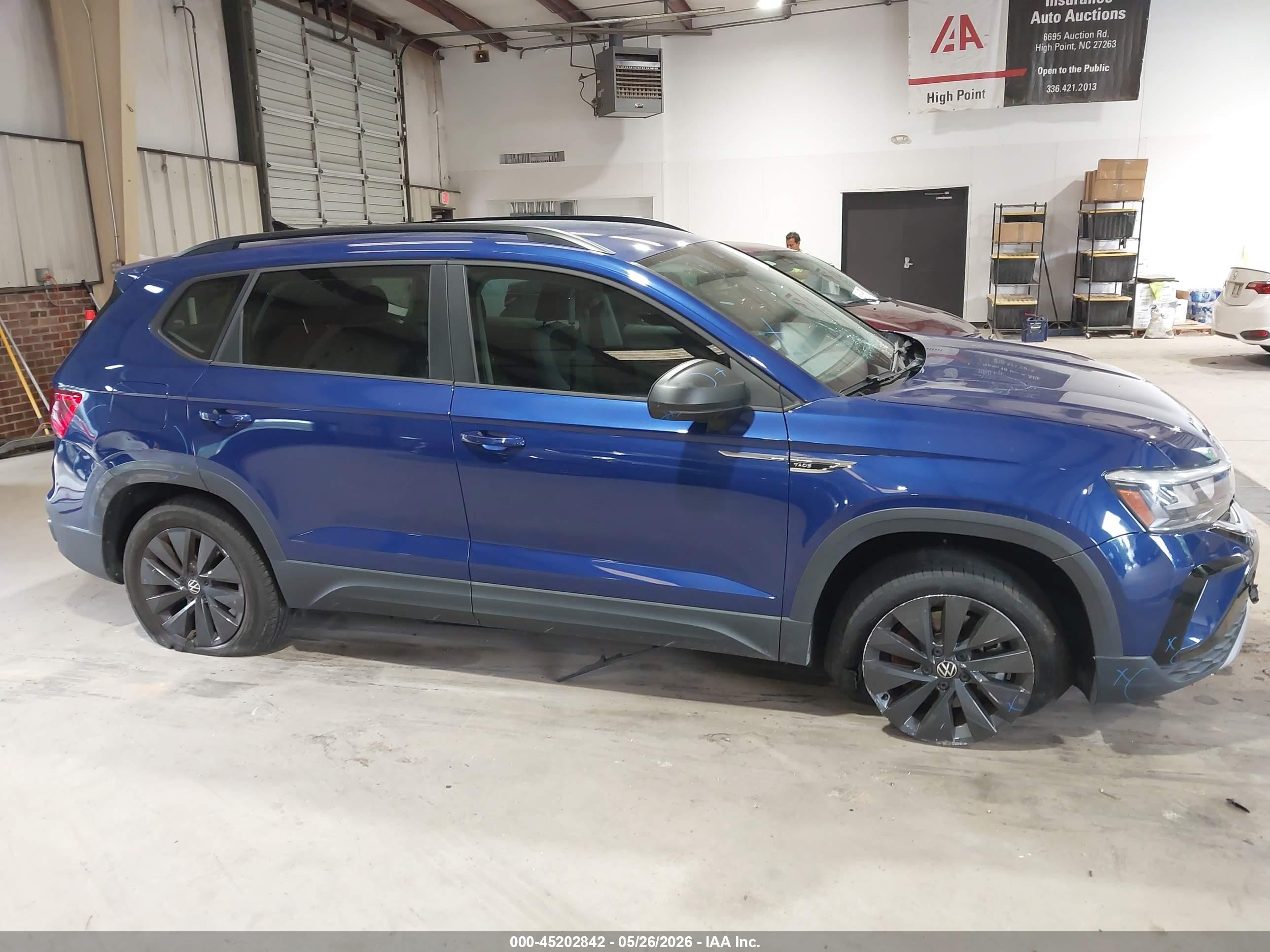 2022 Volkswagen Taos 1.5t S Blue vin: 3VVMX7B21NM050433