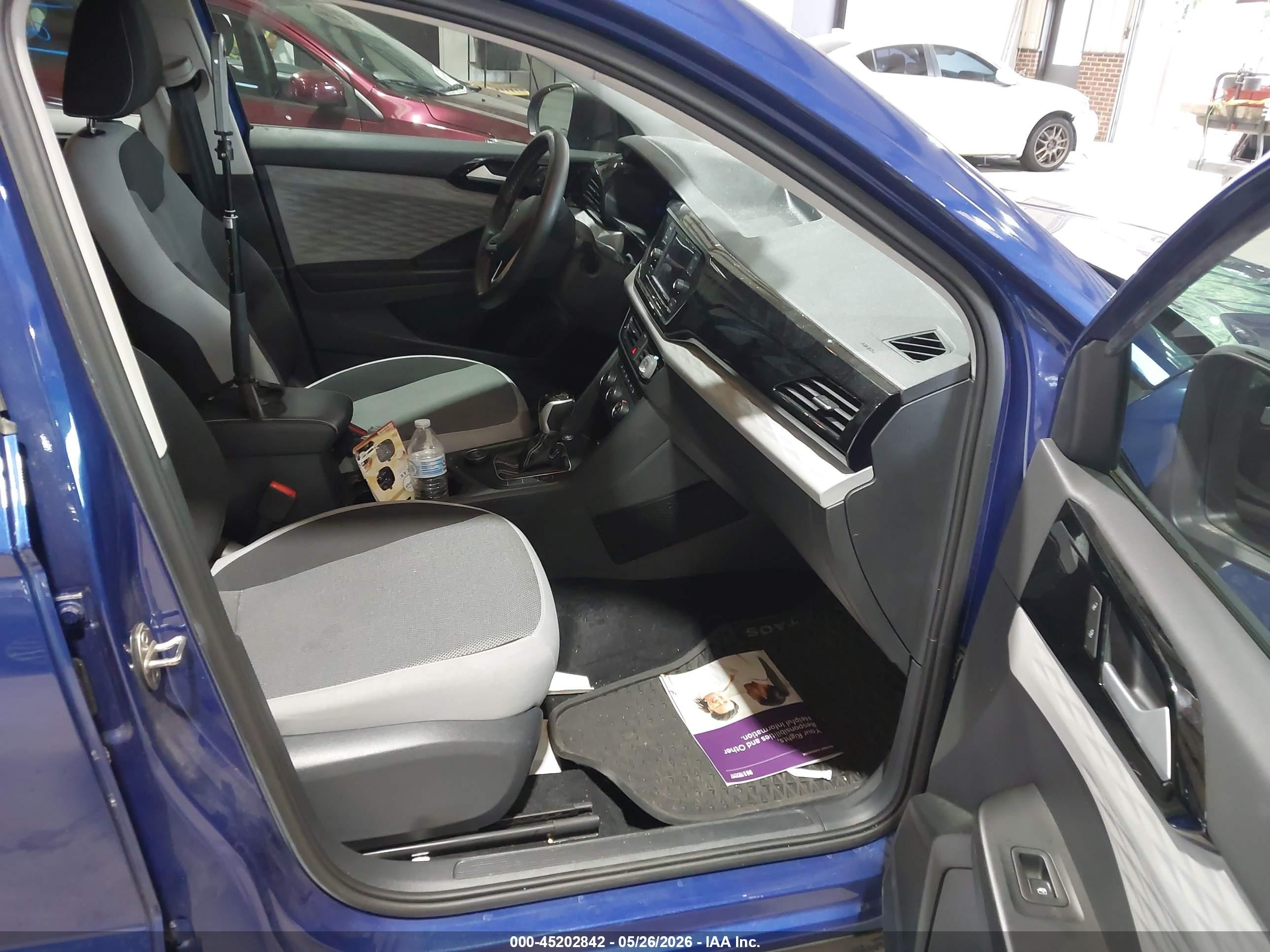 2022 Volkswagen Taos 1.5t S Blue vin: 3VVMX7B21NM050433