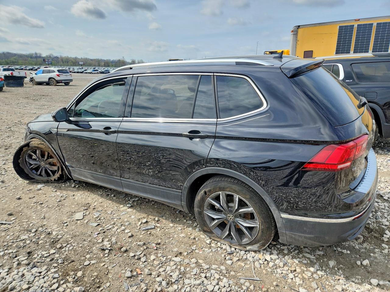 2023 Volkswagen Tiguan Se Black vin: 3VVNB7AX2PM067194