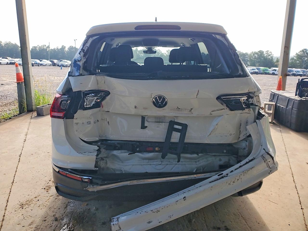 2023 Volkswagen Tiguan S White vin: 3VVRB7AXXPM072032