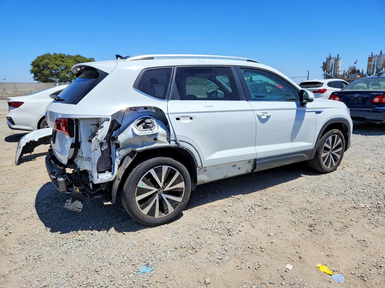 2022 Volkswagen Taos Se White vin: 3VVRX7B25NM022978