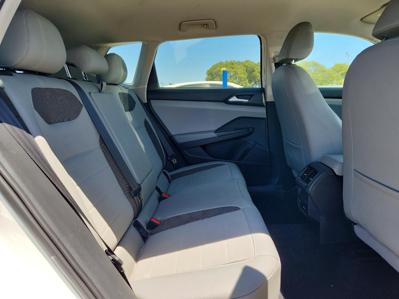 2022 Volkswagen Taos Se White vin: 3VVRX7B25NM022978