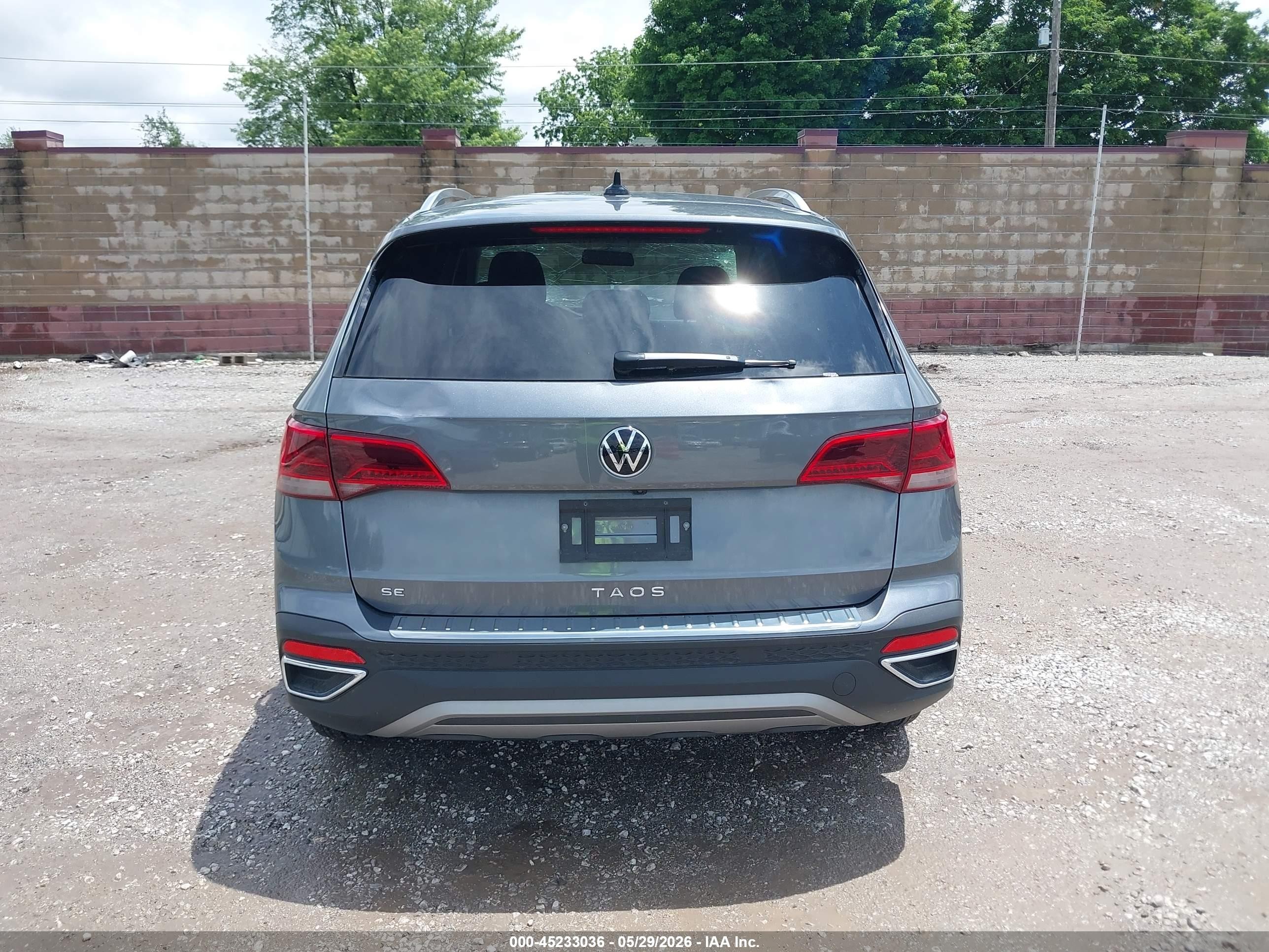2022 Volkswagen Taos 1.5t Se Gray vin: 3VVRX7B26NM086124