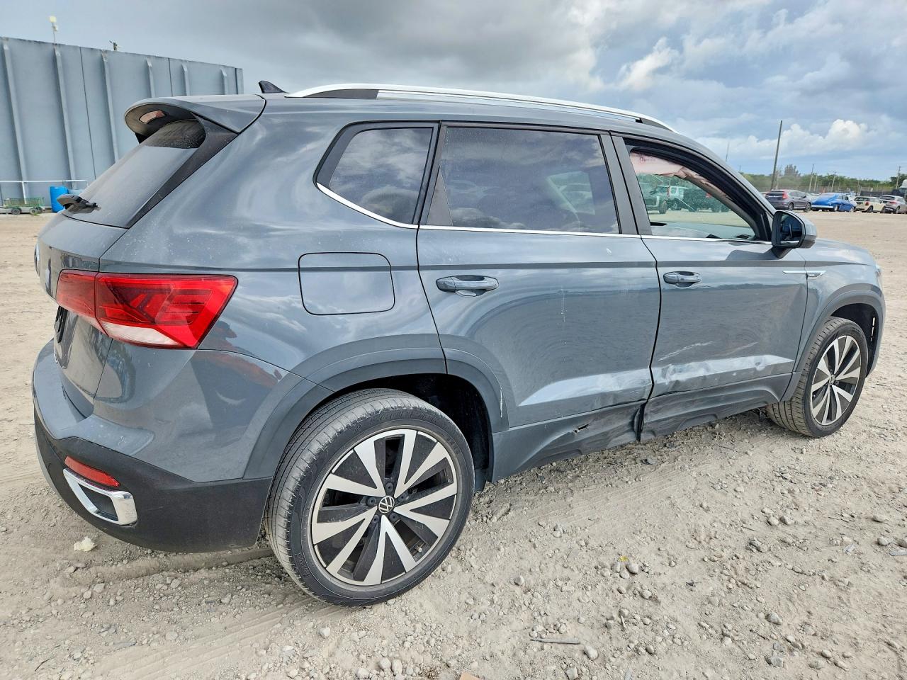 2022 Volkswagen Taos Se Серый vin: 3VVRX7B29NM006122
