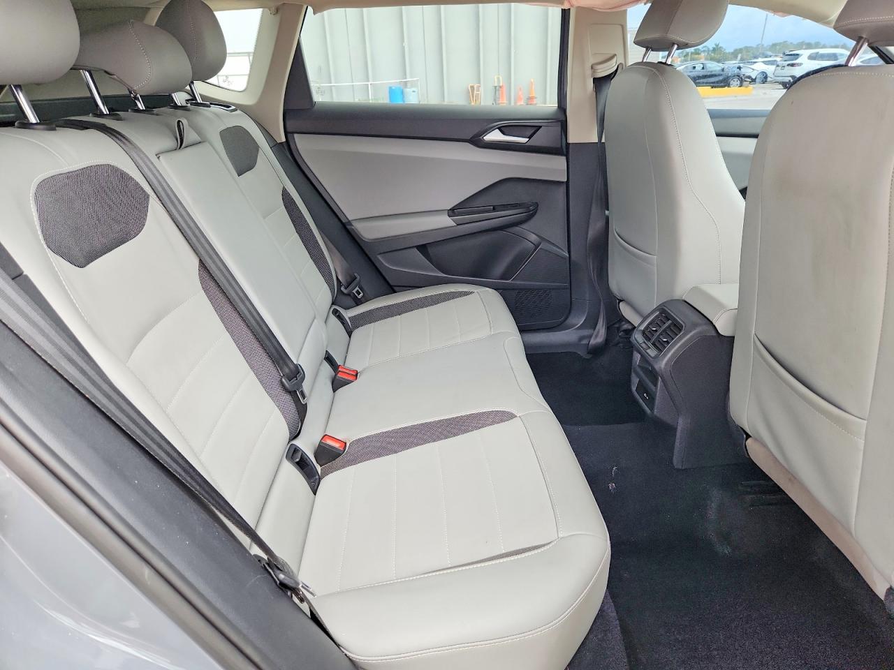 2022 Volkswagen Taos Se Серый vin: 3VVRX7B29NM006122