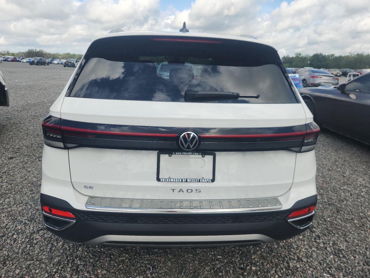 2025 Volkswagen Taos Se White vin: 3VVSC7B23SM066325