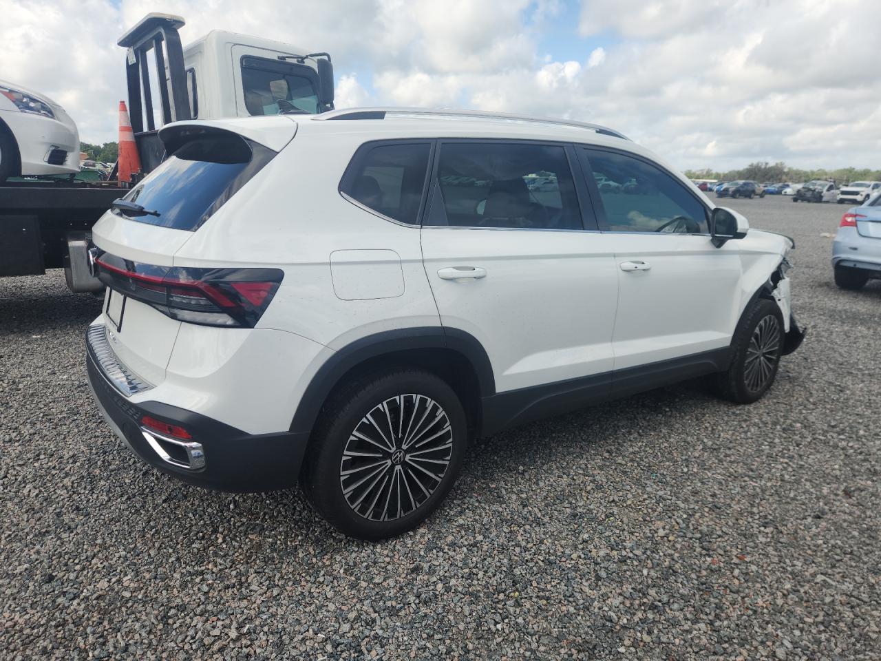 2025 Volkswagen Taos Se White vin: 3VVSC7B23SM066325