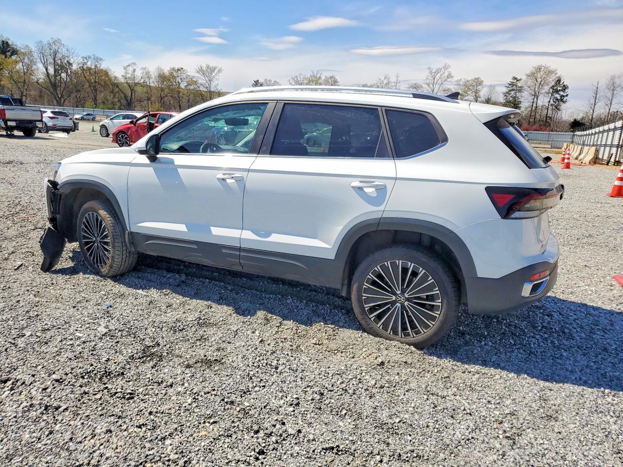 2025 Volkswagen Taos Se White vin: 3VVSC7B25SM090397