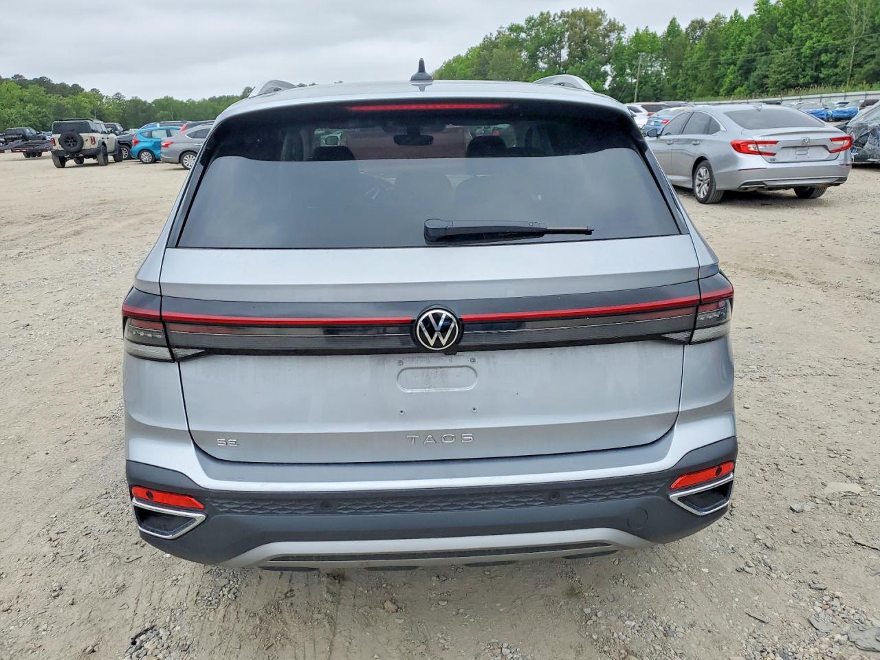 2026 Volkswagen Taos Se Gray vin: 3VVSC7B25TM006354