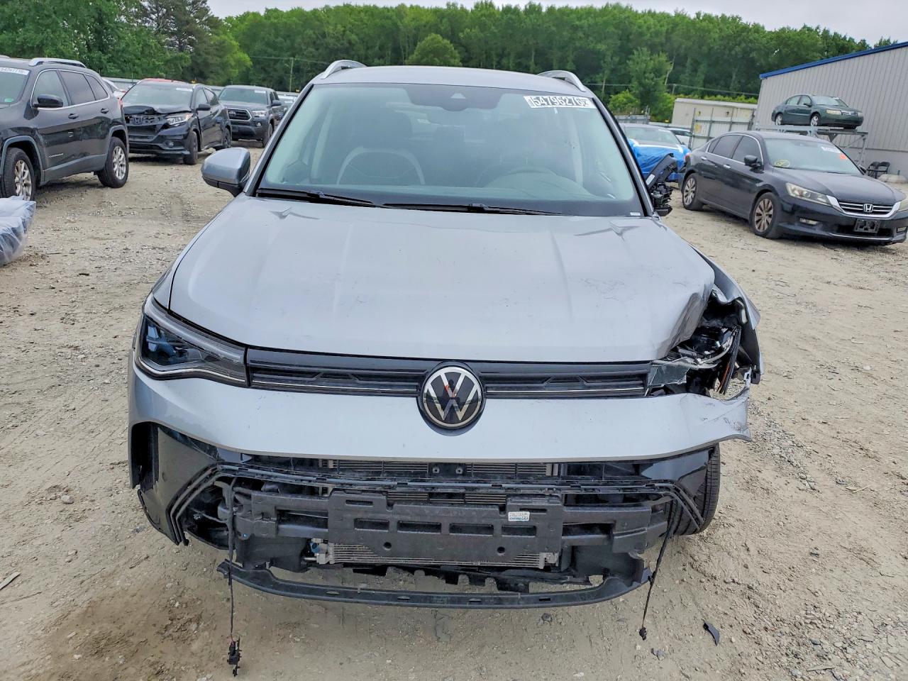 2026 Volkswagen Taos Se Gray vin: 3VVSC7B25TM006354