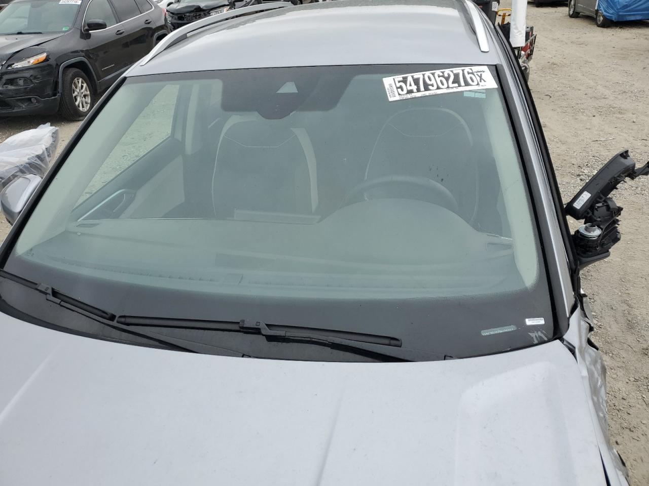 2026 Volkswagen Taos Se Gray vin: 3VVSC7B25TM006354 Damage: Windshield, Cracked, 3 To 4 Inches