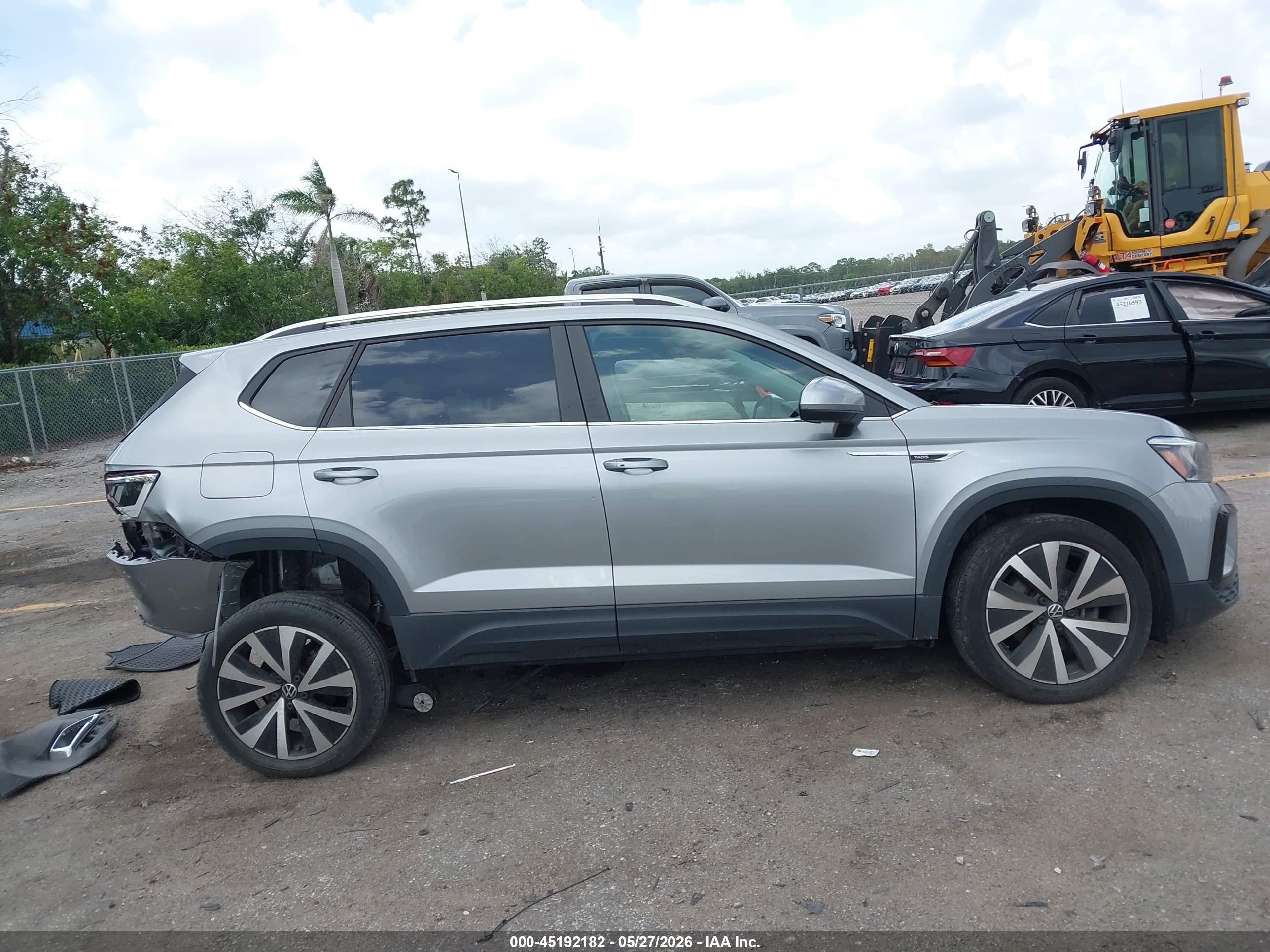 2023 Volkswagen Taos 1.5t Se Серебряный vin: 3VVSX7B20PM351169