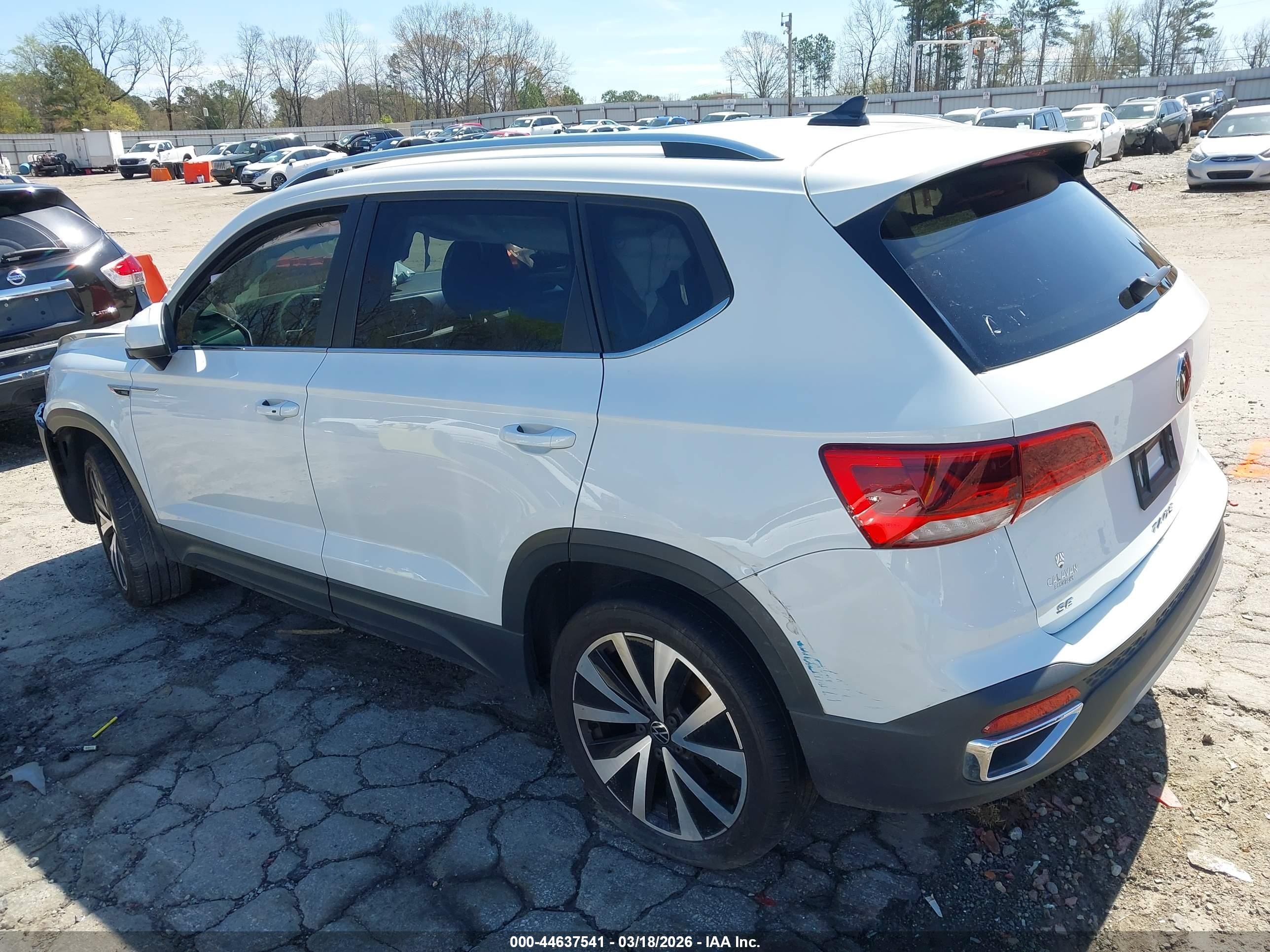 2024 Volkswagen Taos 1.5t Se Белый vin: 3VVSX7B24RM022669