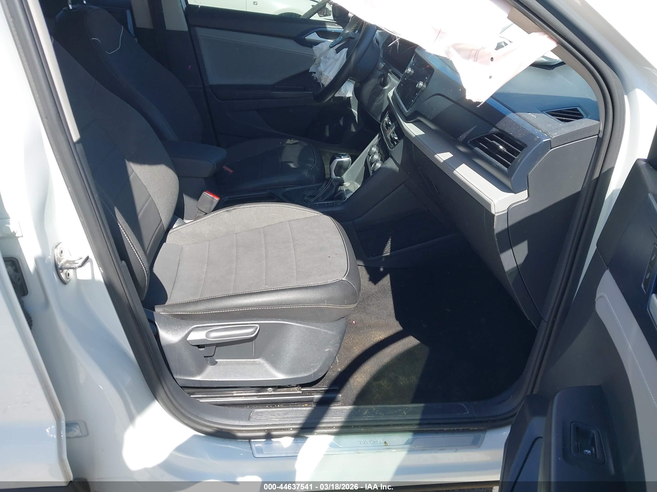 2024 Volkswagen Taos 1.5t Se Белый vin: 3VVSX7B24RM022669