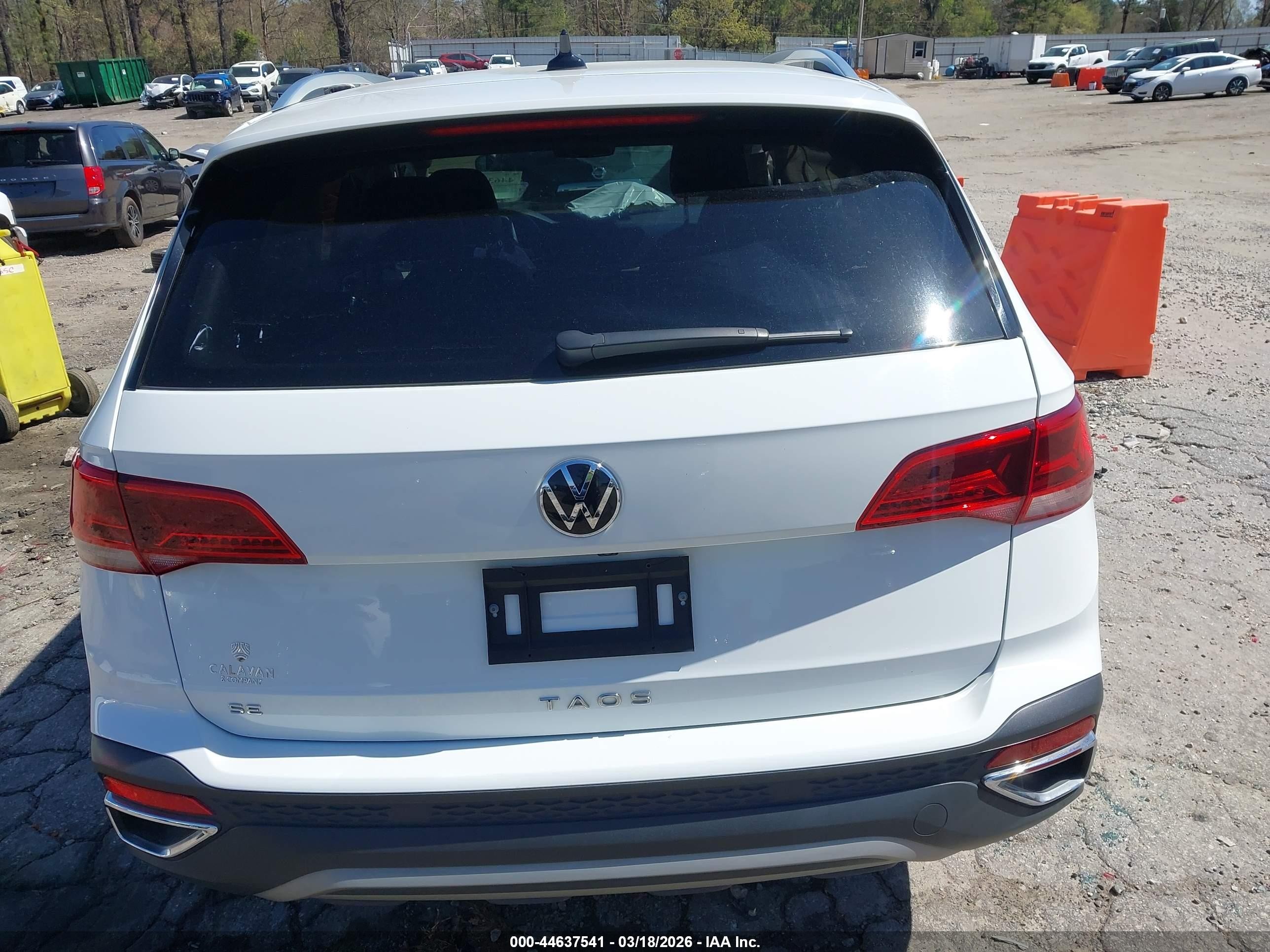 2024 Volkswagen Taos 1.5t Se Белый vin: 3VVSX7B24RM022669