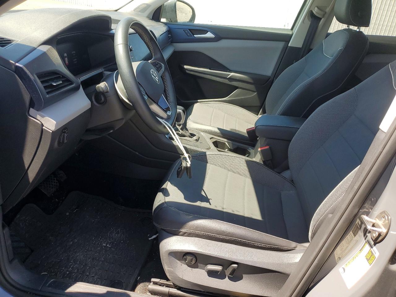 2023 Volkswagen Taos Se Gray vin: 3VVSX7B2XPM302755