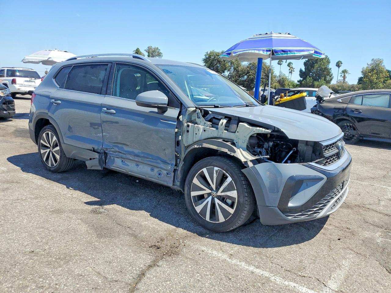 2023 Volkswagen Taos Se Gray vin: 3VVSX7B2XPM302755
