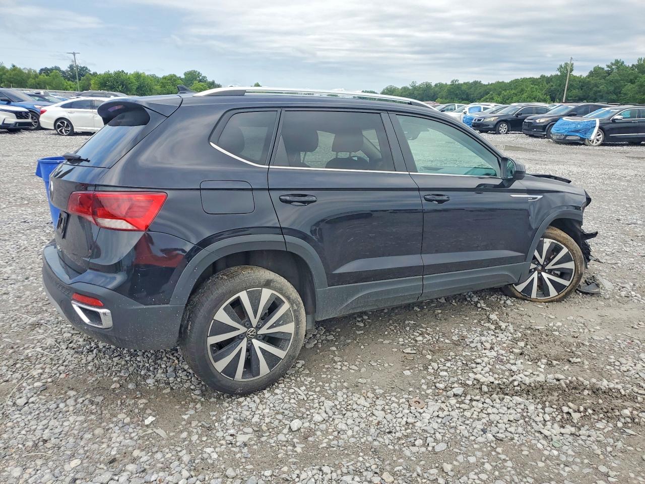 2024 Volkswagen Taos Se Черный vin: 3VVSX7B2XRM019405