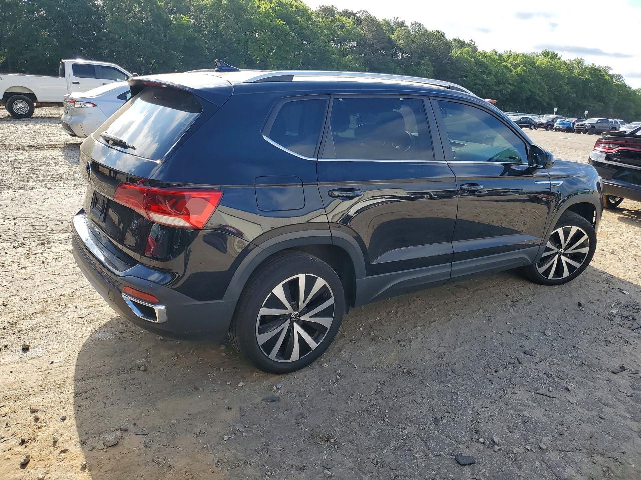 2022 Volkswagen Taos Se Черный vin: 3VVTX7B28NM058301