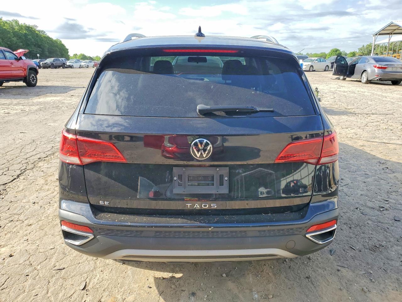 2022 Volkswagen Taos Se Черный vin: 3VVTX7B28NM058301