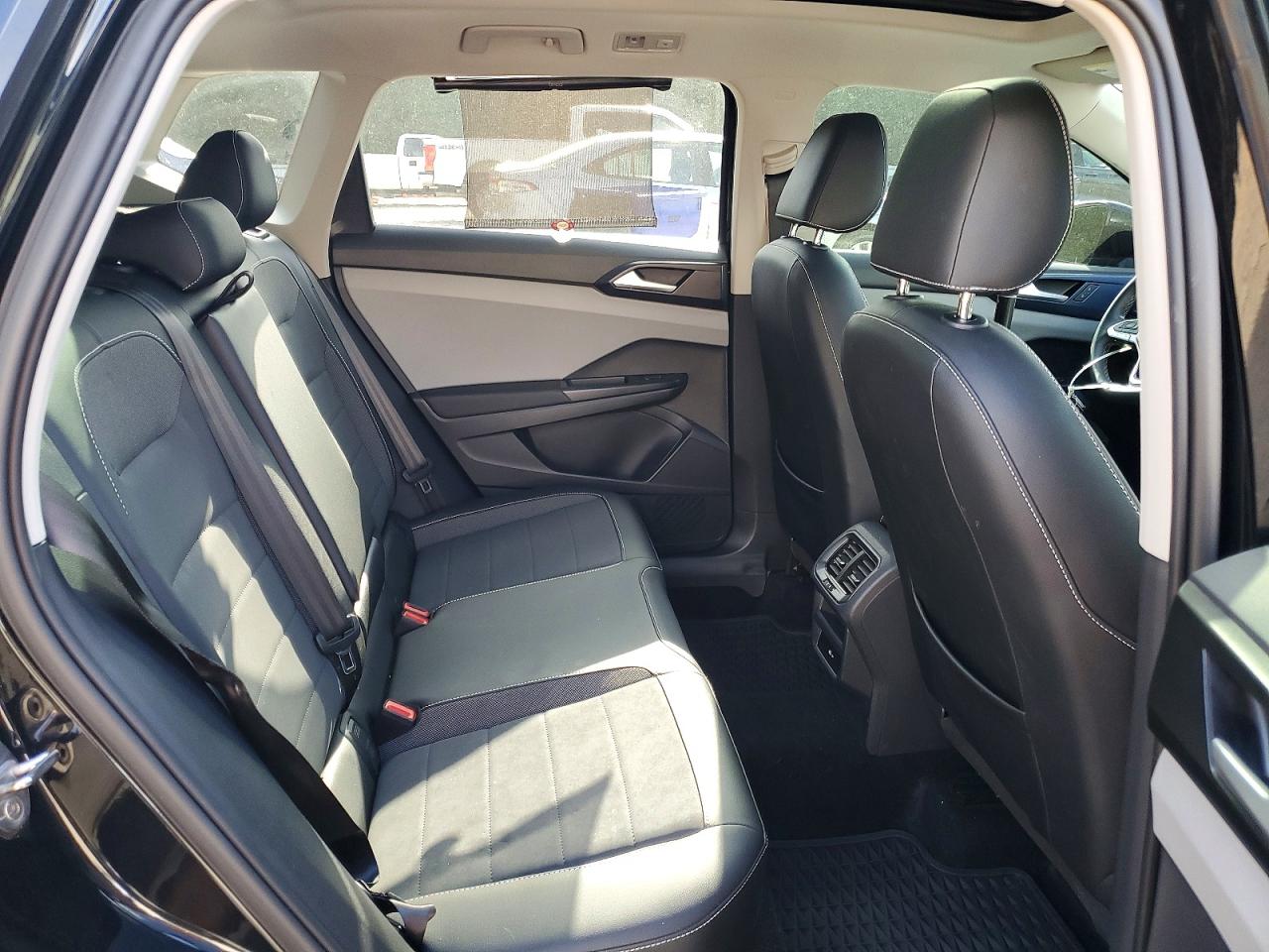 2022 Volkswagen Taos Se Черный vin: 3VVTX7B28NM058301