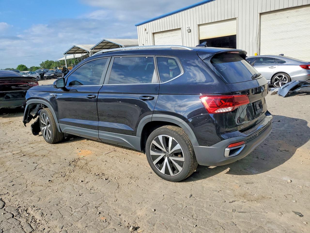 2022 Volkswagen Taos Se Черный vin: 3VVTX7B28NM058301