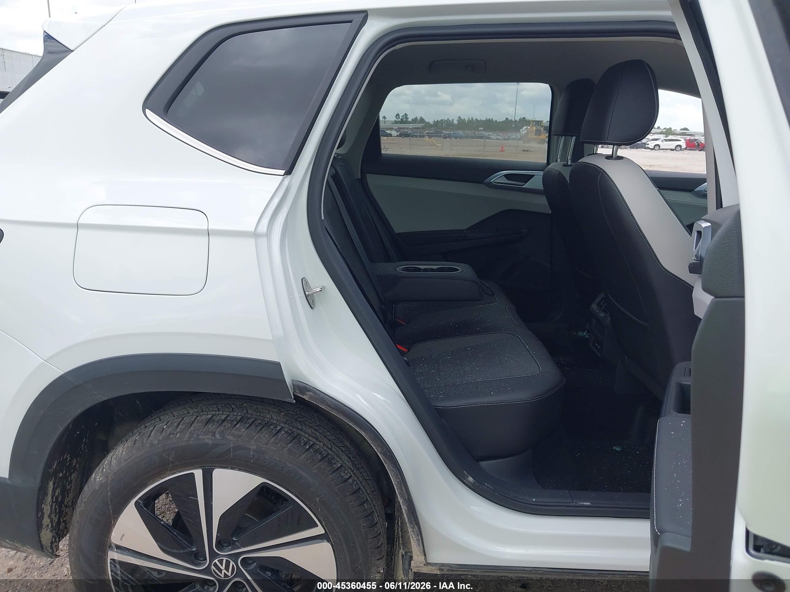 2026 Volkswagen Taos Se White vin: 3VVUC7B20TM048469