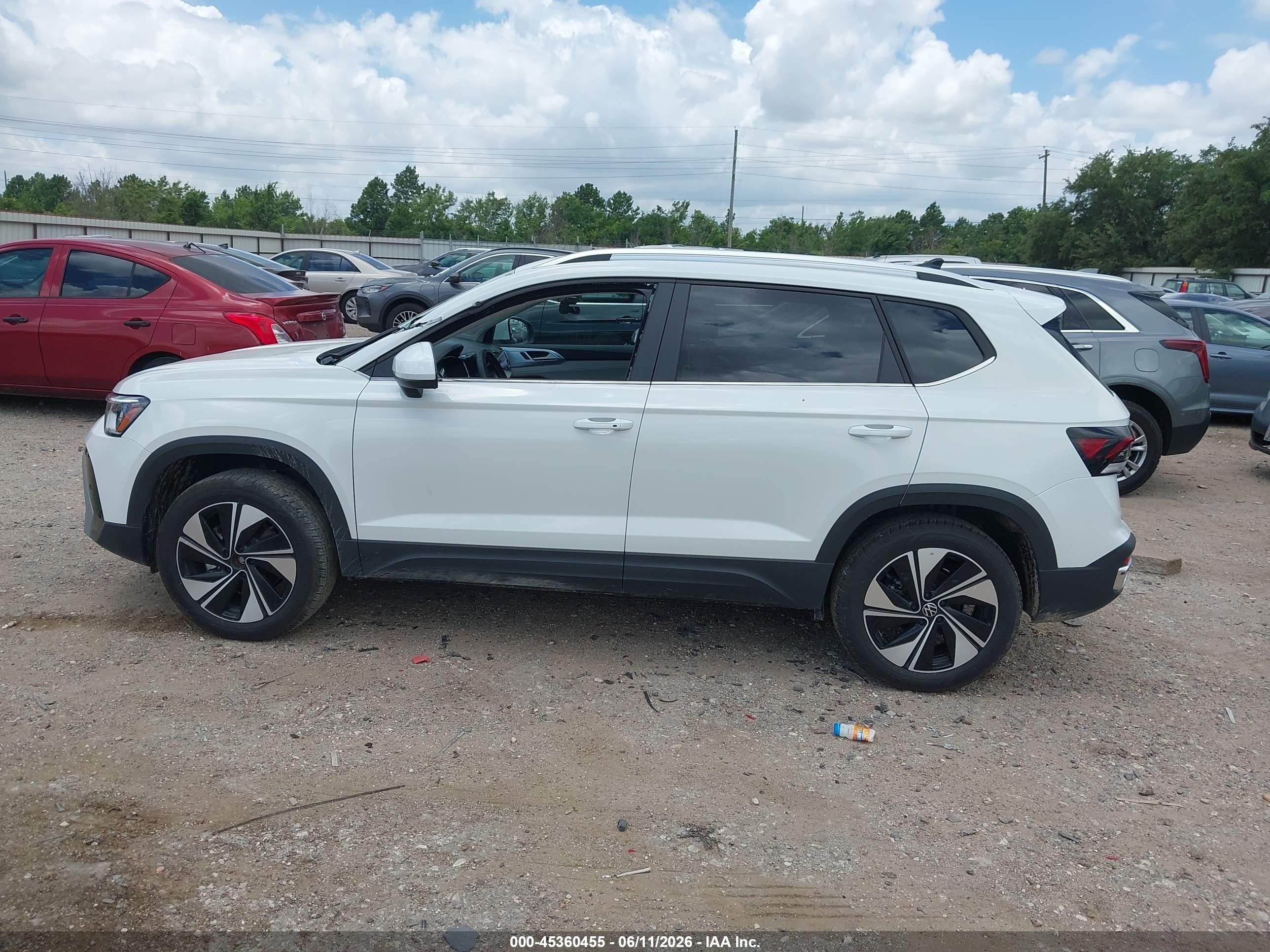 2026 Volkswagen Taos Se White vin: 3VVUC7B20TM048469