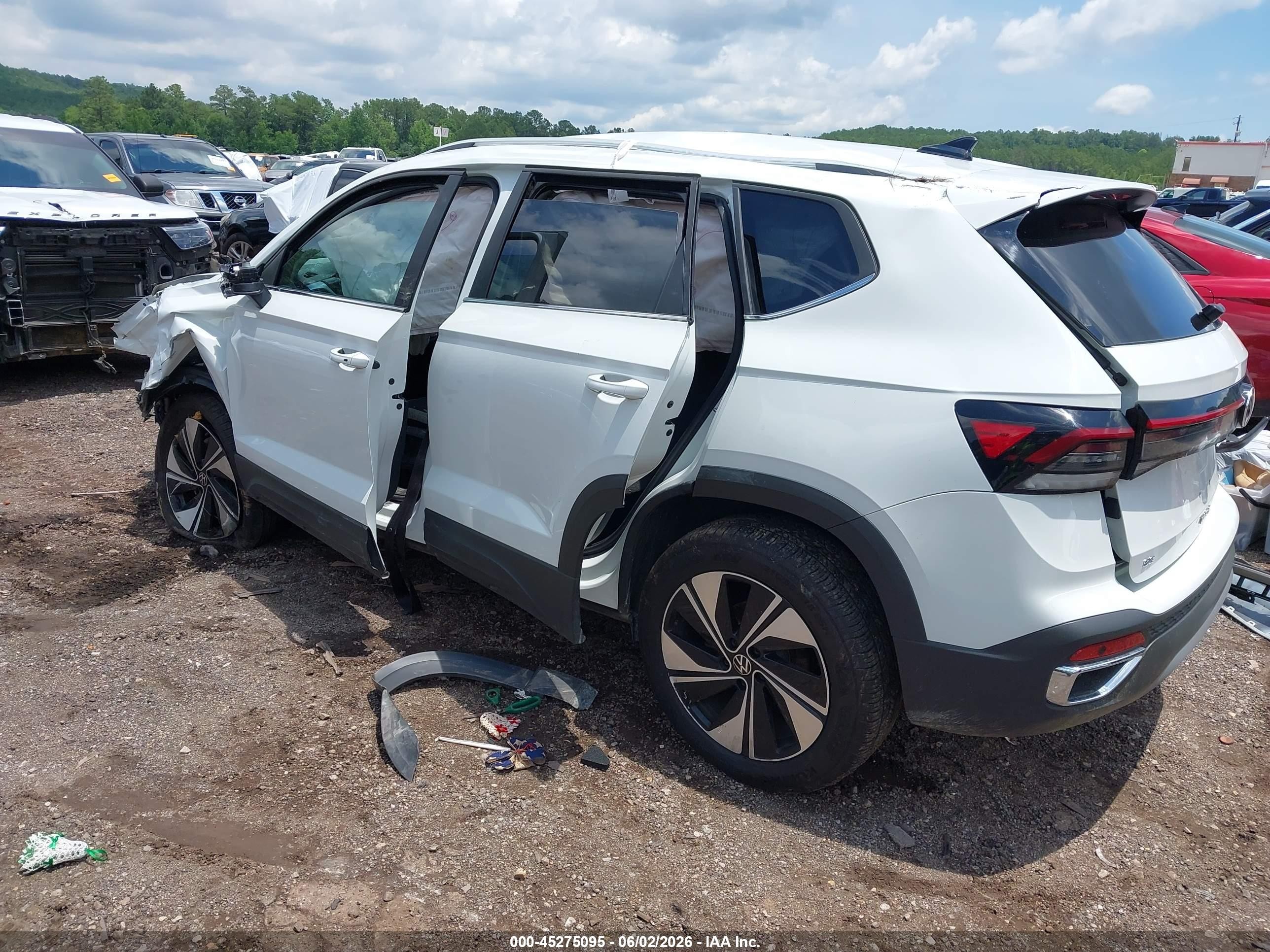 2026 Volkswagen Taos Se White vin: 3VVUC7B24TM021467